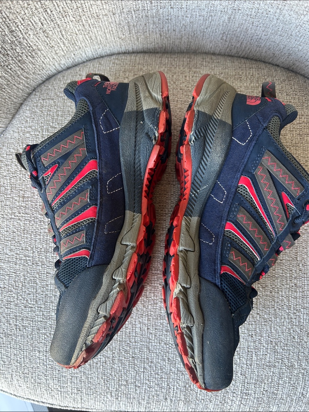 The North Face Goretex Navy & Red Hiking Shoes - Picture 4 of 9